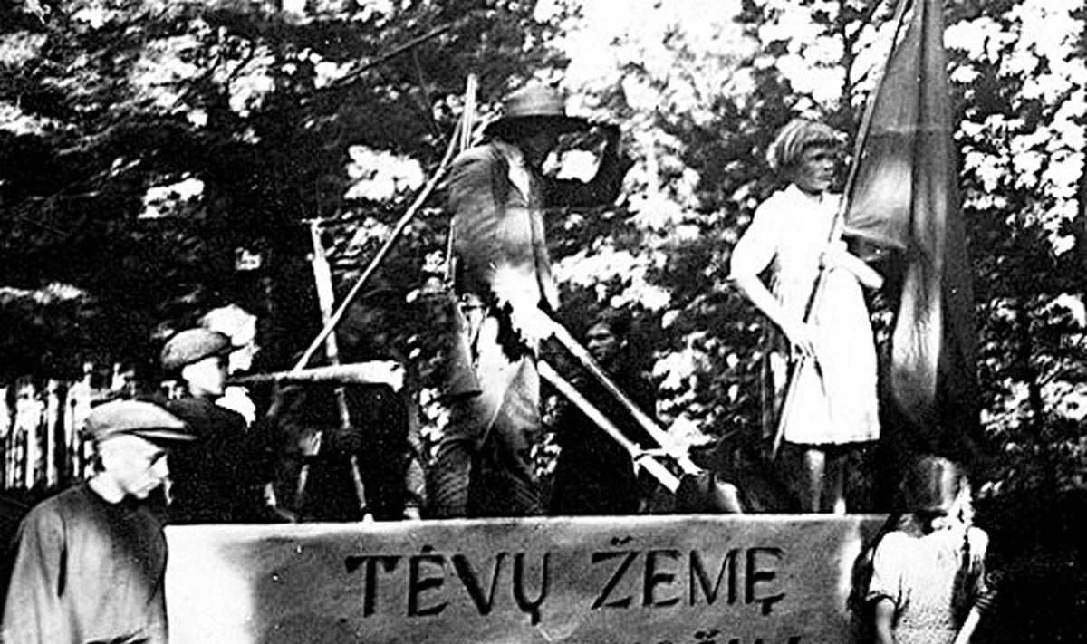 1939 m. susikūręs Krakių (Mažeikių r.) jaunųjų ūkininkų ratelis.