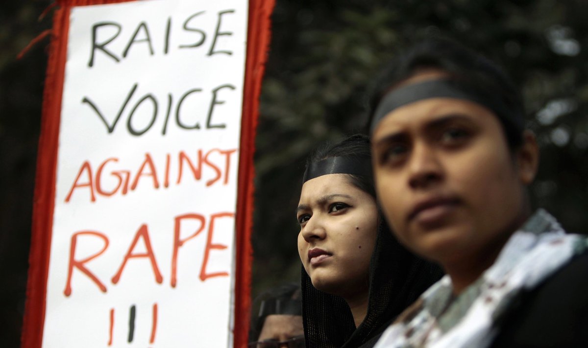 Merginos Bangladeše protestuoja prieš seksualinį išnaudojimą
