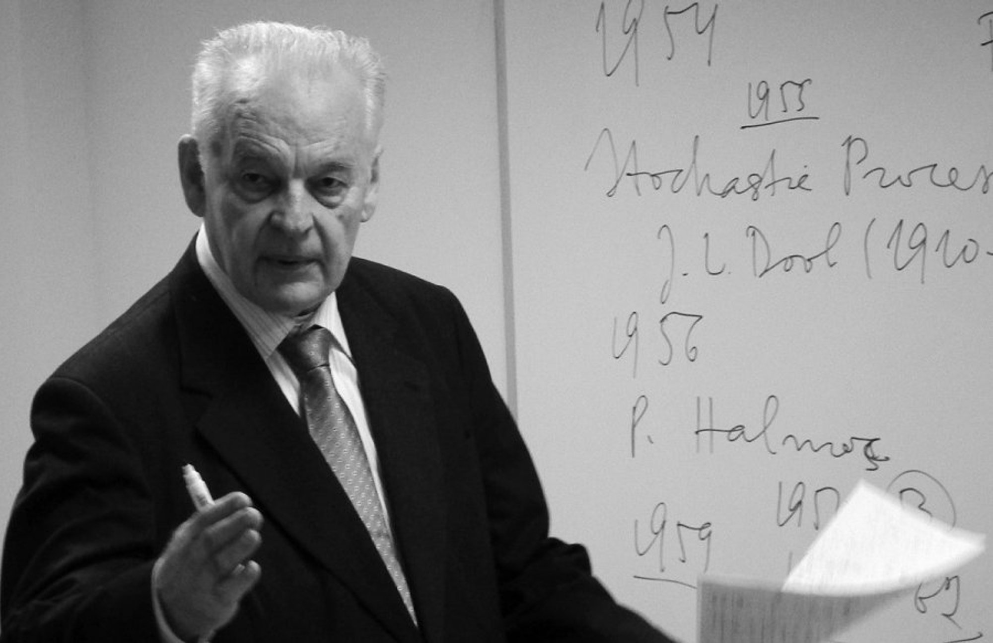 Mirė žymus Lietuvos matematikas B. Grigelionis - Delfi