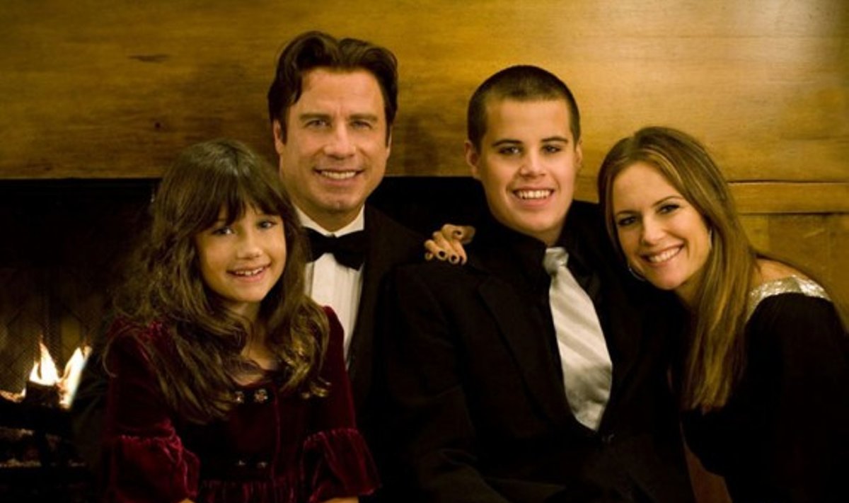 Aktorius Johnas Travolta su žmona Kelly ir vaikais Ella Bleu bei a.a. Jettu