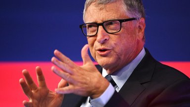 Billas Gatesas pateikė savo prognozę dėl pandemijos pabaigos: prasideda sunkiausias etapas