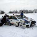 Skaudi avarija čempiono nesustabdė: žaibiškai automobilį suremontavęs V.Švedas dalyvaus žiemos ralyje