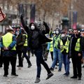 Макрон назвал "позором" насилие во время протестов во Франции