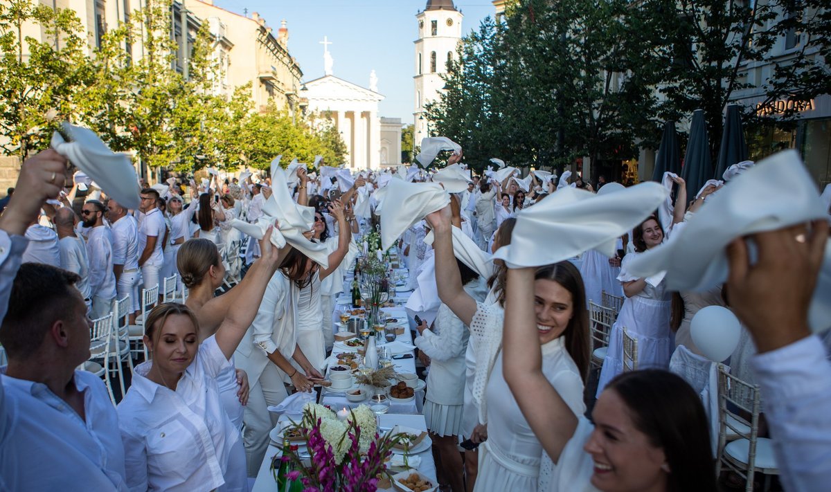 „Le Diner en Blanc“ renginys Vilniuje Gedimino prospekte