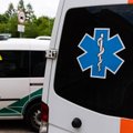 Nelaimė Kupiškio rajone: automobilio nesuvaldęs girtas vyras rėžėsi į žmones, vienas jų gydomas ligoninėje