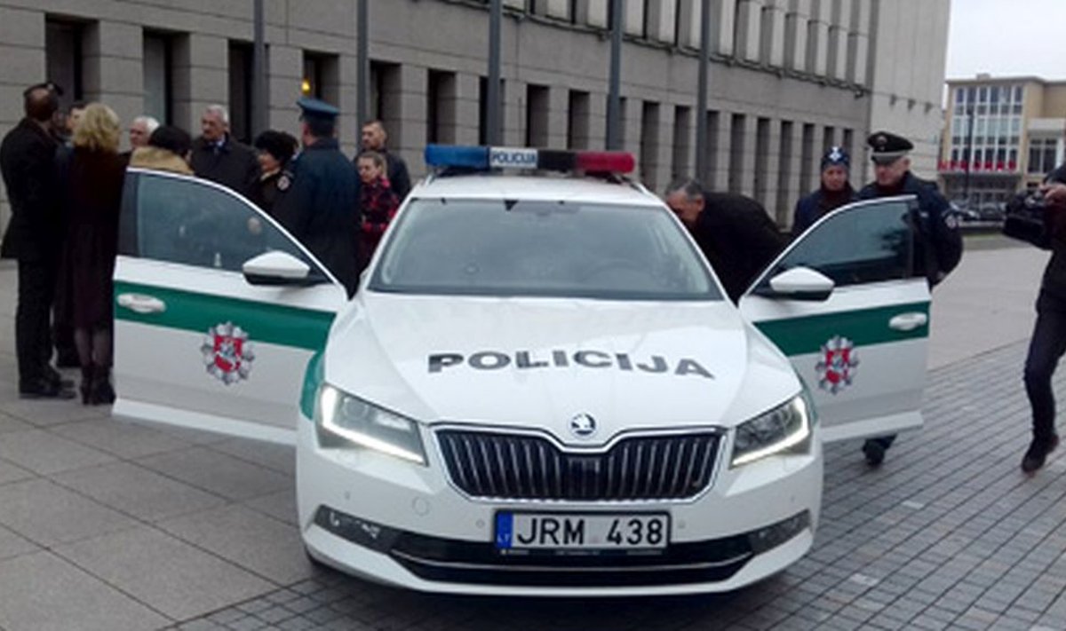 Alytaus policijos "Škoda Superb" su modernia įranga
