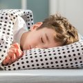 Mokslininkai skambina pavojaus varpais: vaikai miega prastai ir per mažai