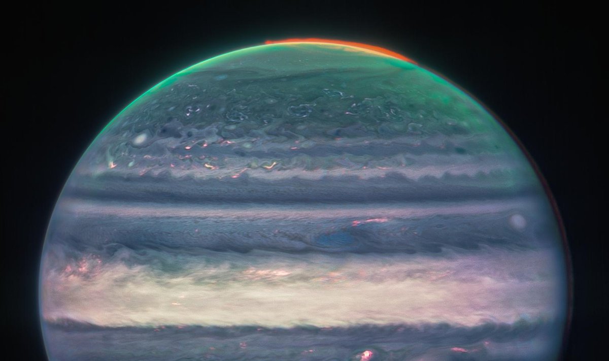 Jameso Webbo kosminio teleskopo užfiksuoti Jupiterio vaizdai.