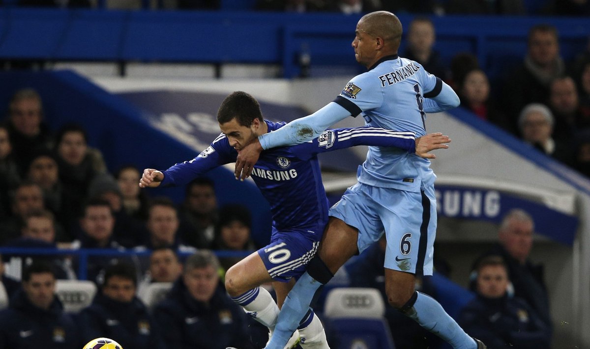 Edenas Hazardas ("Chelsea") ir  Fernando ("Manchester City") 