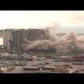 Kameros užfiksavo milžiniškos grūdų talpyklos Beirute griuvimo akimirką