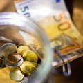 Vidutinis darbo užmokestis siekia 1304 eurus „į rankas“