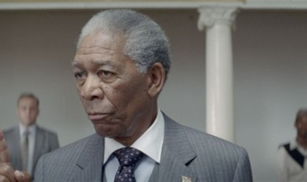 Morganas Freemanas filme „Nenugalimas“