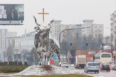 Iš Kauno herbo į Muravos sankryžą žengė Tauras