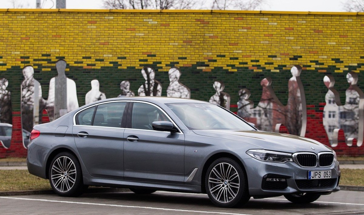 Į Lietuvą atkeliavo naujos kartos "BMW 5"