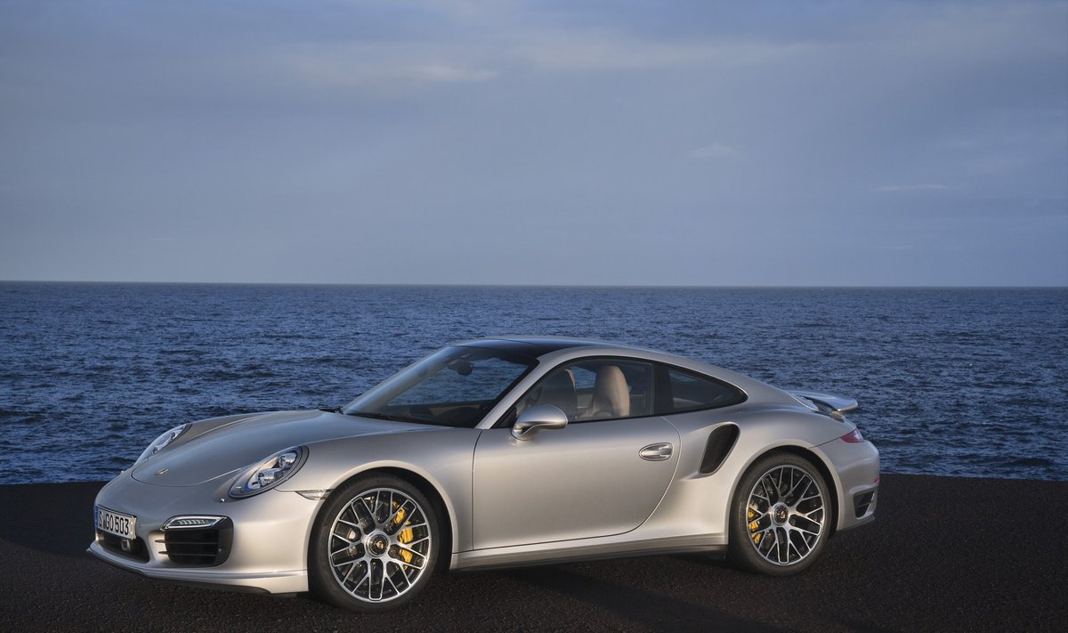 Nauji Porsche modeliai – 911 Turbo ir 911 Turbo S