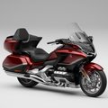 Limuzinas tarp motociklų: „Honda“ atnaujino motociklų gamos flagmaną