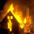 Šąlant orams ugniagesiams daugėja, per parą gaisruose vienas žuvo, dar keli sužaloti