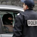 Подозреваемые в нападении в Париже ограбили бензоколонку