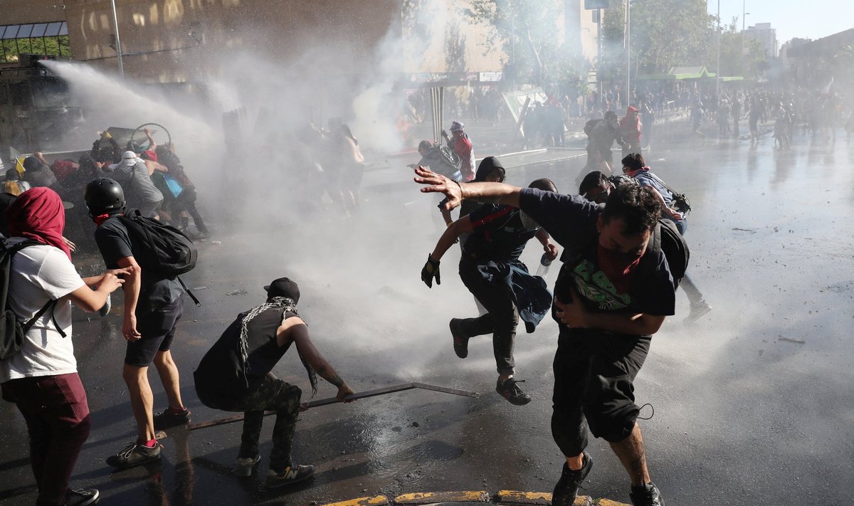 Čilėje per protestus žuvusių žmonių skaičius išaugo iki 15