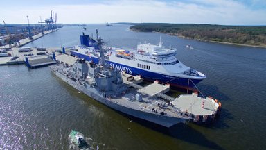 Американский военный корабль в Клайпеде: что он там делает?