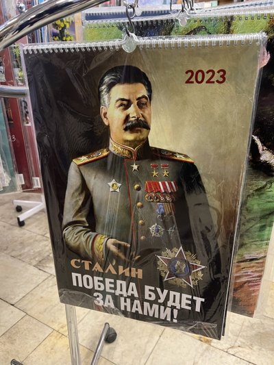Rusijoje prekiaujama kalendoriais su Josifo Stalino atvaizdu