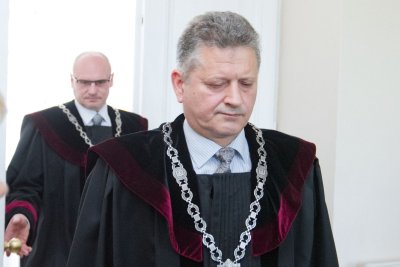 Teisėjai Valdimaras Bavėjanas (priekyje) ir Viktoras Kažys