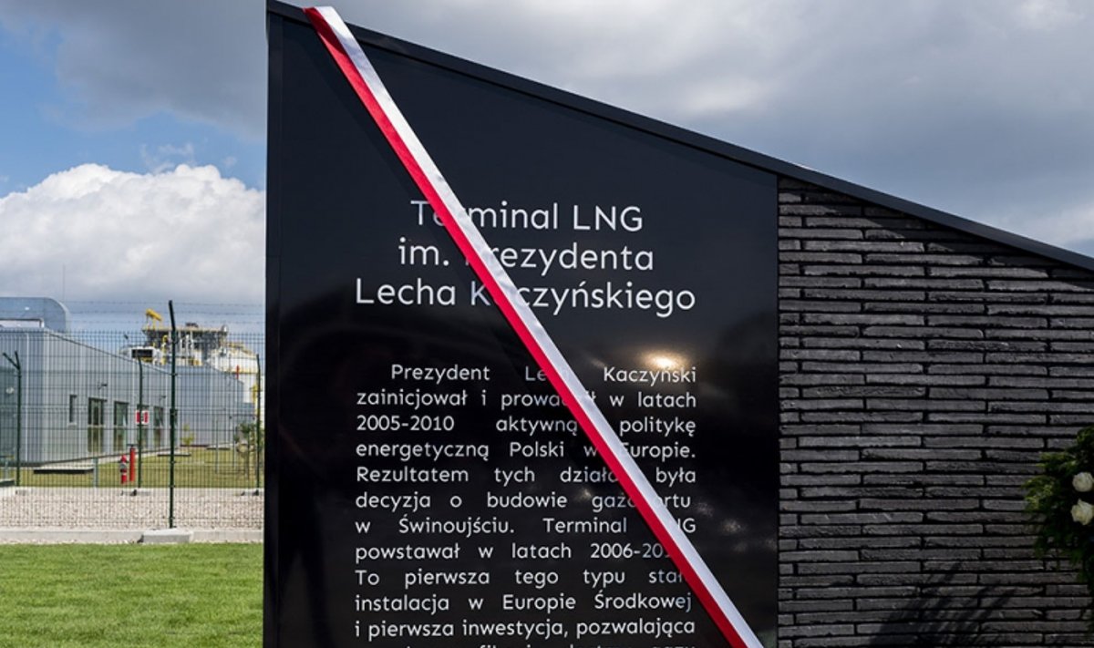 Lech Kaczyński patronem terminala LNG w Świnoujściu. Foto: premier.gov.pl, P.Tracz/KPRM