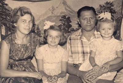 1964 m. Gedgaudų šeima savo namuose Maksimo Gorkio gatvėje