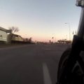 Pavojingos motociklininko gaudynės: bėglys pats nufilmavo savo nuodėmes