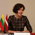 Latvijos ministrei šachmatai svarbiau už darbą