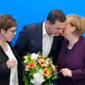 „Bloomberg“: į tai, kas vyksta jos partijoje, Merkel žiūri ir su siaubu, ir su juoku