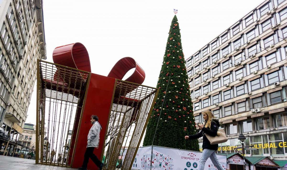 83 tūkst eurų atsiėjusi Kalėdų eglė Belgrado gyventojų nedžiugina