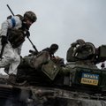 Ukrainos kariškiai atvyko į JK mokytis valdyti savaeigių artilerijos pabūklų AS90
