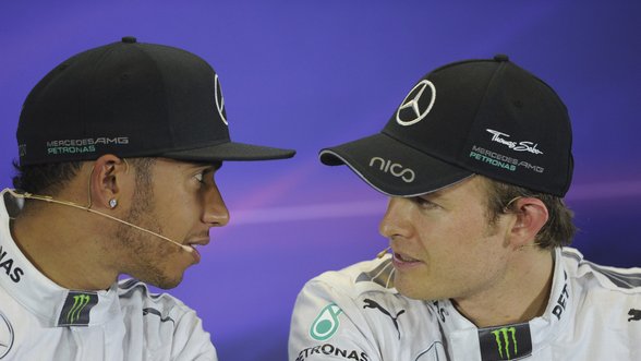 L. Hamiltonui ir N. Rosbergui leista varžytis tarpusavyje
