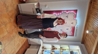 VšĮ Žemaitijos turizmo informacijos centro direktorius Egidijus Vaškelevičius ir „EUROPE DIRECT Telšiai“ vadovė Auksė Valackonienė