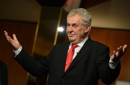 Čekijos prezidento rinkimus laimėjęs Milošas Zemanas ir jo šalininkai