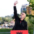 Albanijos premjeras skelbia „saldžiausią“ rinkimų pergalę