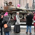 Maskvą papiktino Suomijoje demonstruojamas apgadintas rusų tankas