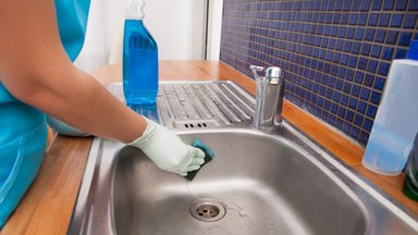 Su rūgštimi ar be jos: kaip teisingai išsirinkti priemones namų valymui? 
