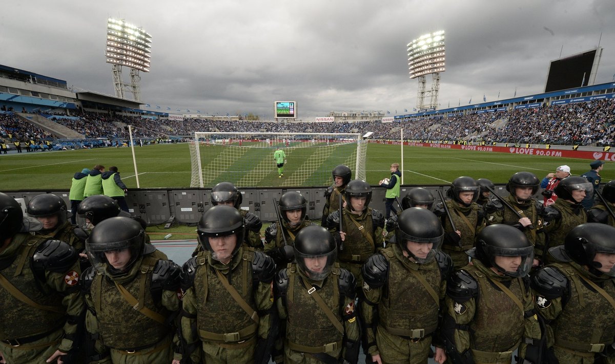 Specialiosios pajėgos prieš futbolo rungtynes Rusijoje (RIA Novosti-Scanpix)