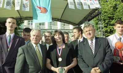 MKL U18 čempionų pagerbimas 2002-aisiais prezidentūroje