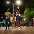 Dviejų savaičių eksperimentas: į Kolumbiją sugrįžo šokiai