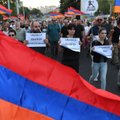 Armėnijoje – tūkstantiniai protestai prieš susitarimą su Azerbaidžanu dėl žemės