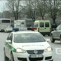 Mitingui besirengianti policija blokavo eismą prie Seimo