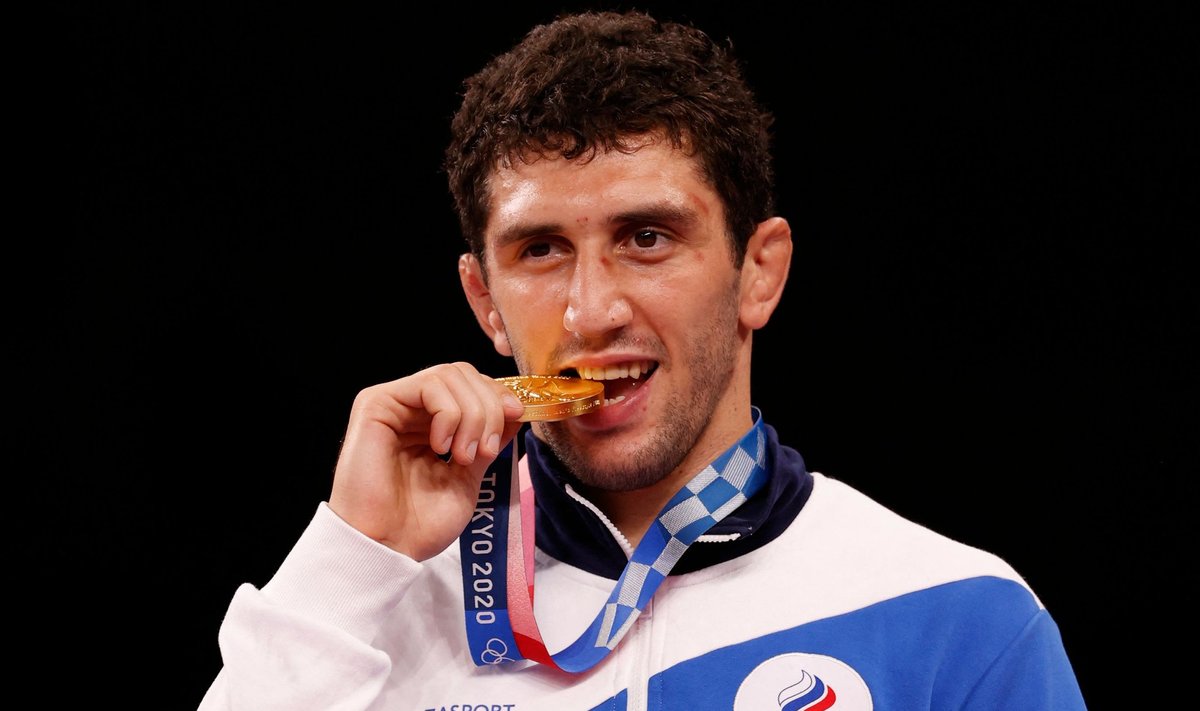 Olimpinis Tokijo čempionas, Rusijos atstovas  Zaurbekas Sidakovas