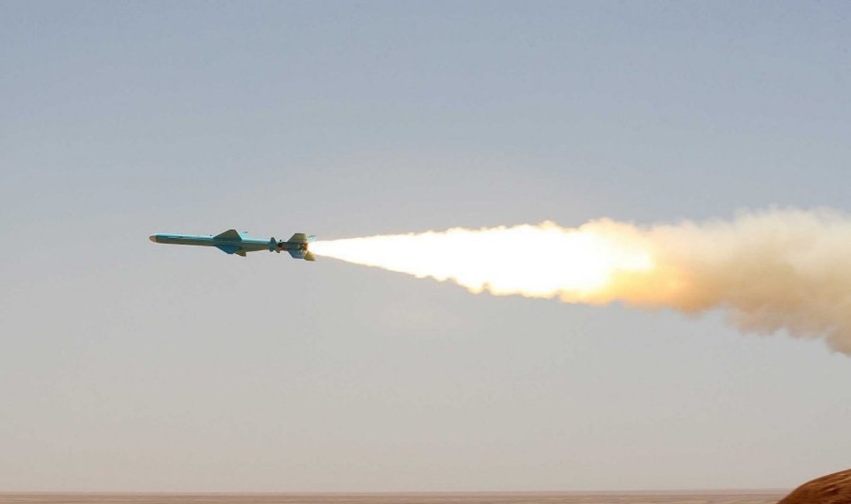 Iranas išbandė sparnuotąją raketą "Ghader"