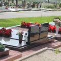 Paminklui ant artimojo kapo lietuviai išleidžia žvėriškas sumas: kol vieni taupo, kiti ištaško keliasdešimt tūkstančių eurų