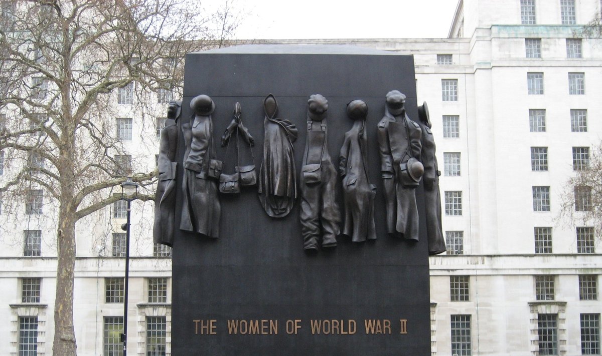 Johnas W. Millsas "Moterims - Antrojo pasaulinio karo dalyvėms"