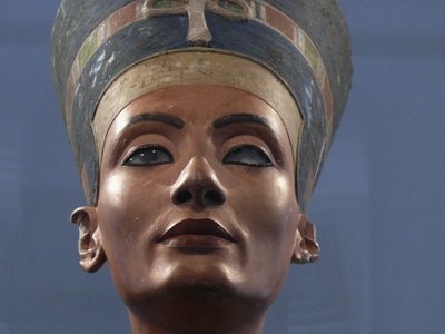 Nefertitės skulptūra.
