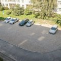 Vilniaus kiemuose įrenginėjami nauji žalieji koriai automobiliams statyti